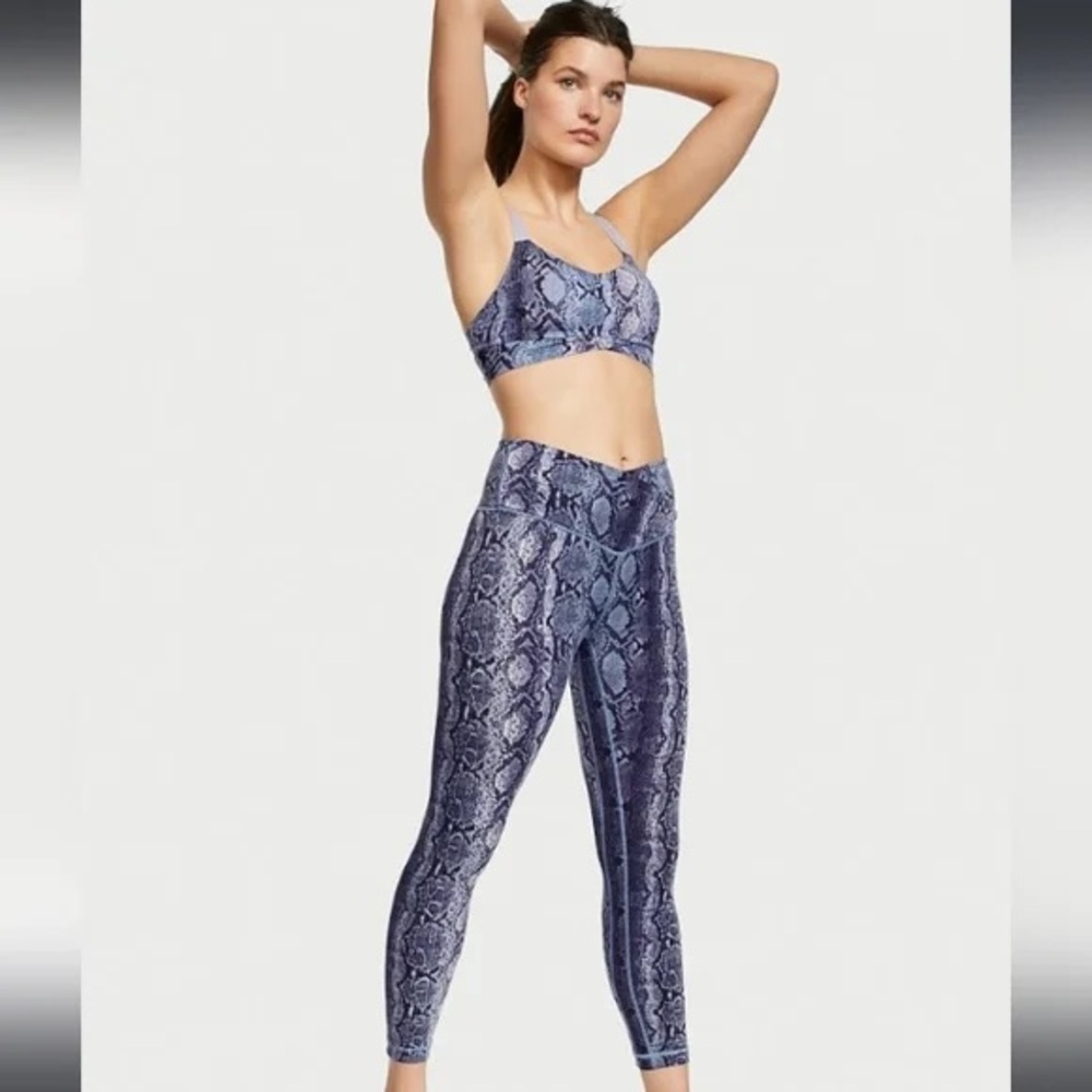 Victorias secret cloud crossover blue snake print highrise legging & sports bra